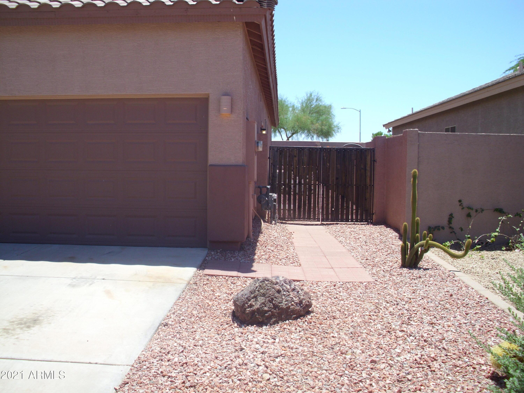 6933 W Remuda Drive - Photo 2