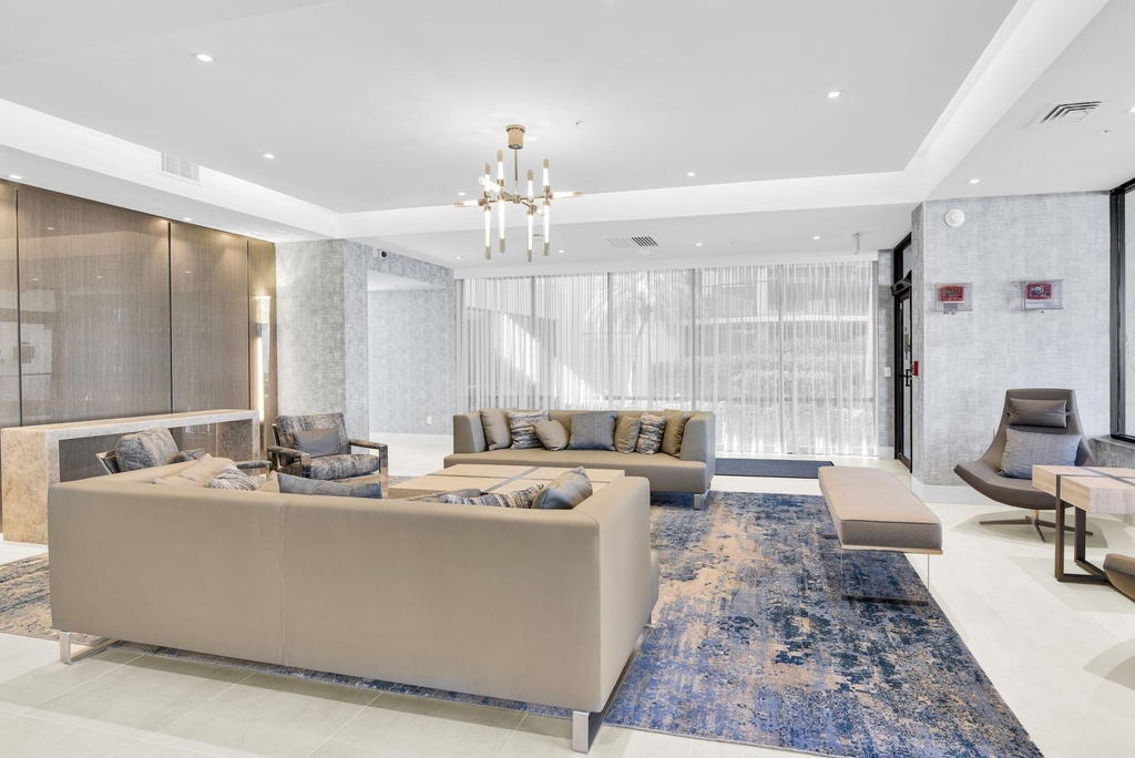 899 Jeffery Street - Photo 38
