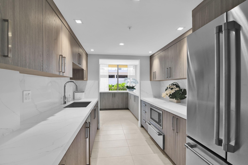 899 Jeffery Street - Photo 47