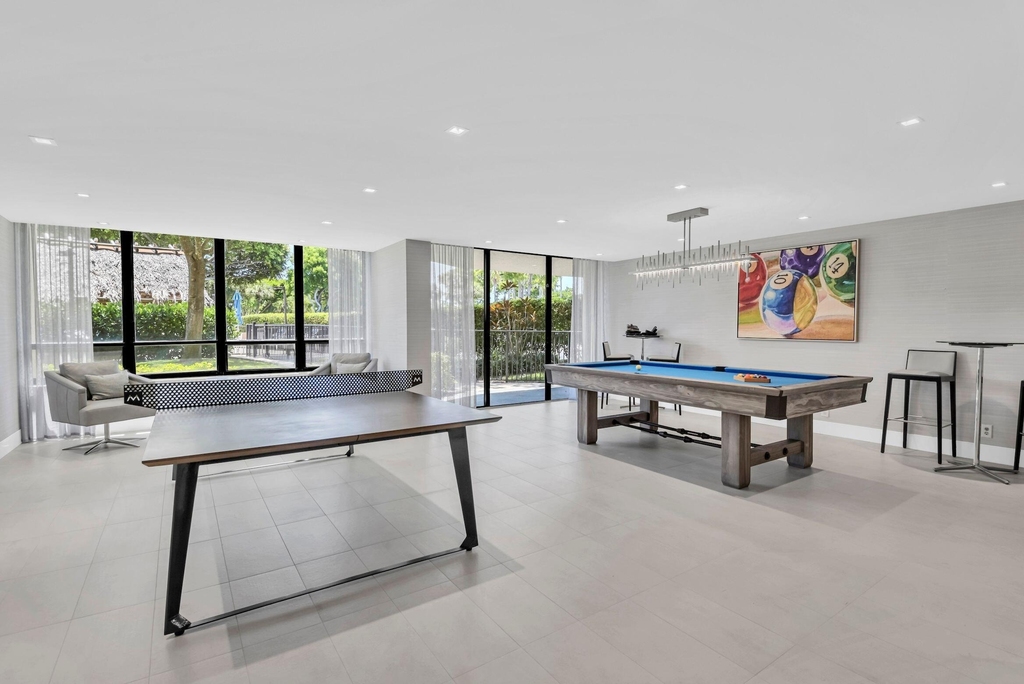 899 Jeffery Street - Photo 44