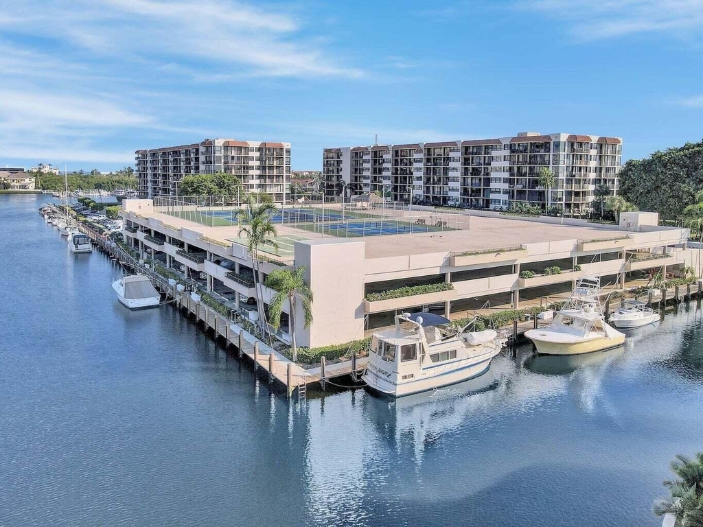 899 Jeffery Street - Photo 33