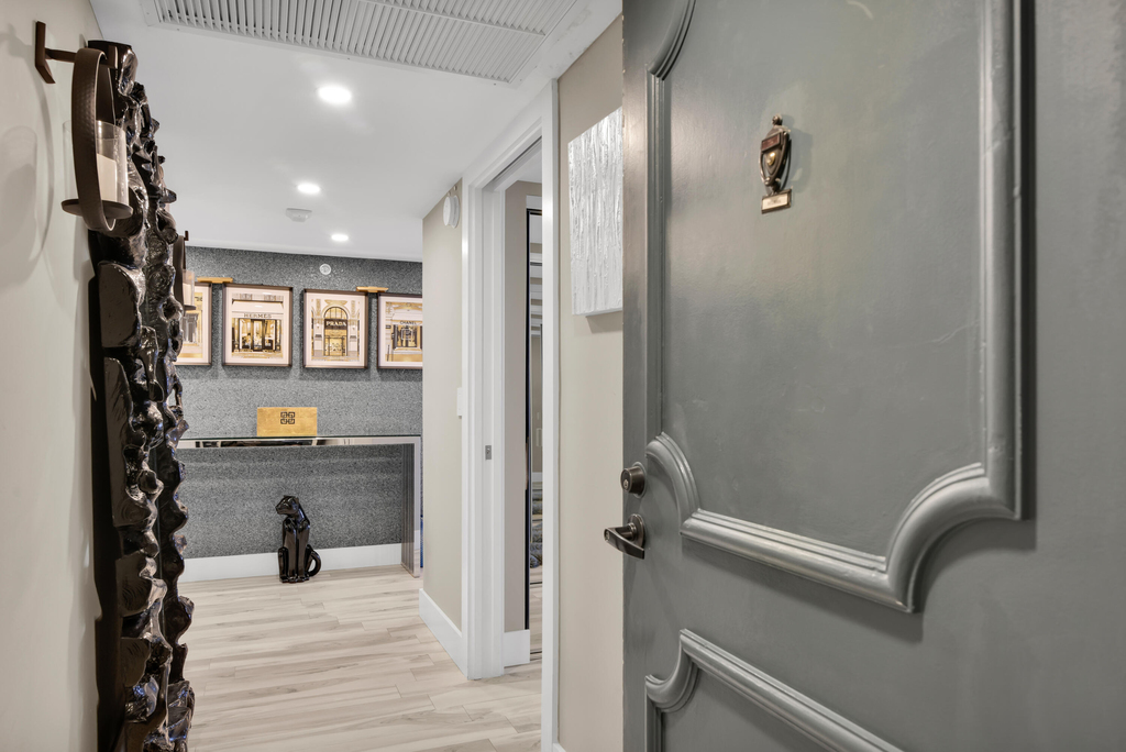 899 Jeffery Street - Photo 6