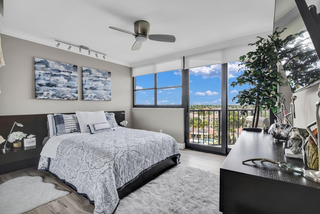 899 Jeffery Street - Photo 9