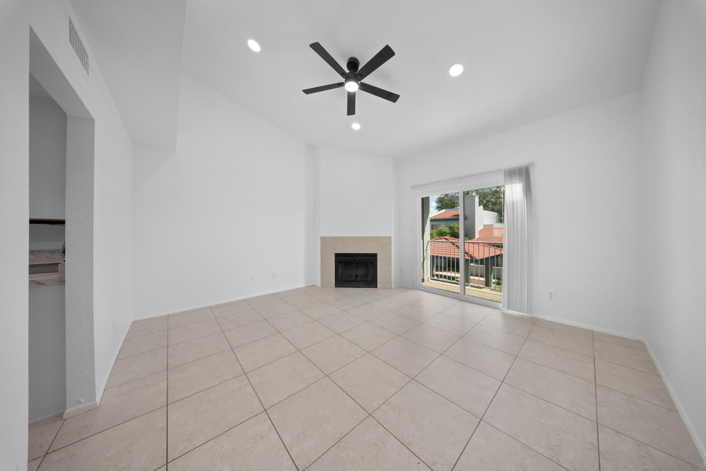 220 N 22nd Place - Photo 11