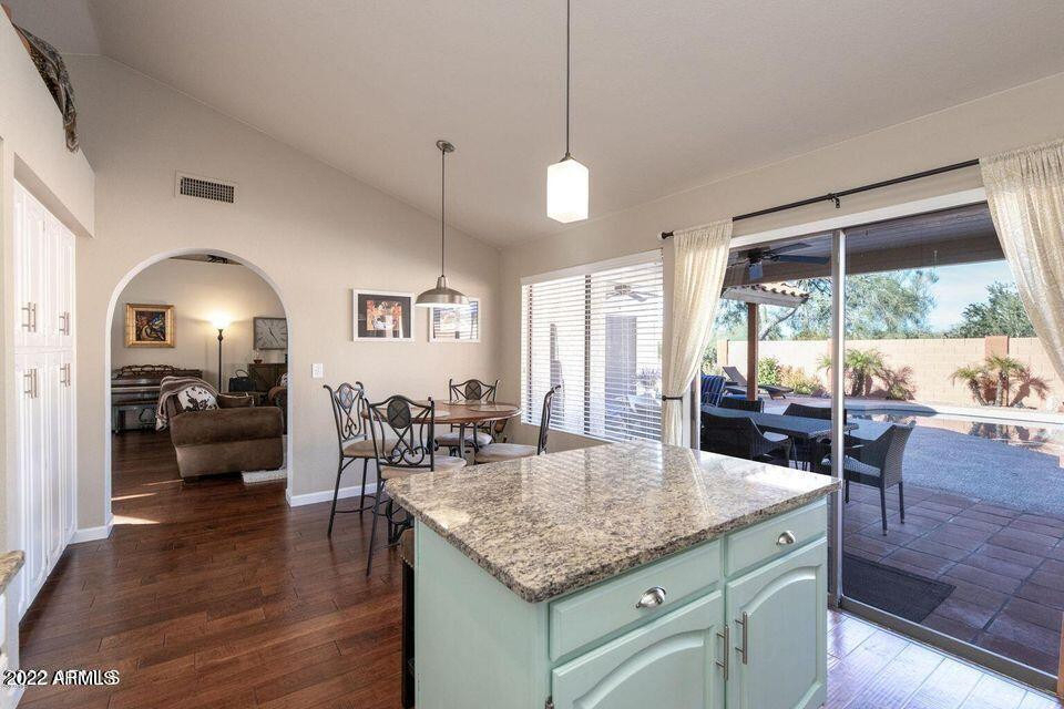 11826 N 109th Street - Photo 4