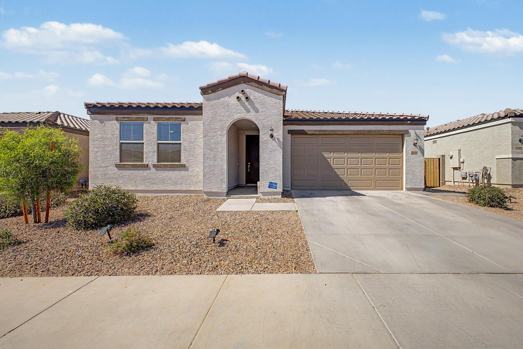 2548 W Grenadine - Photo 0
