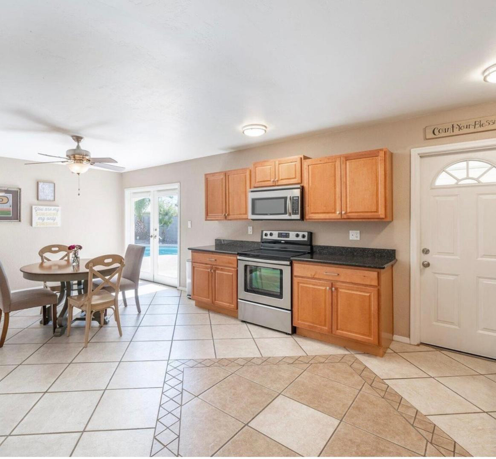 2046 E Yale Drive - Photo 3