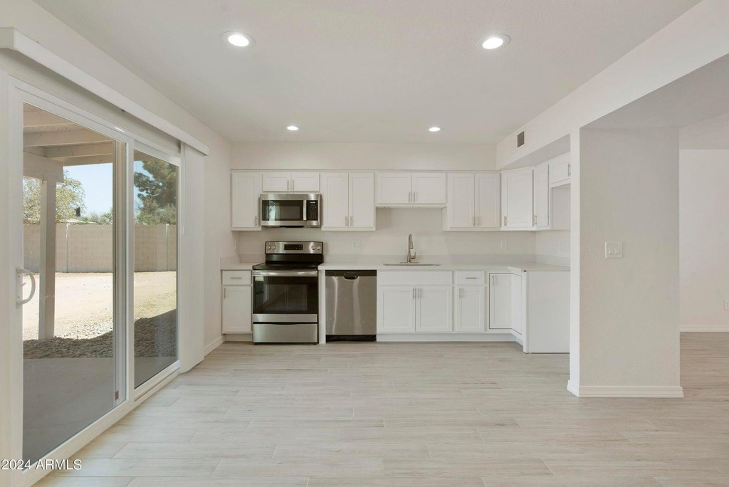 3316 E Helena Drive - Photo 0