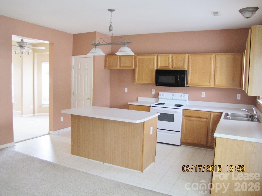 18040 Delmas Drive - Photo 8