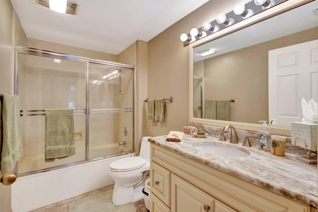 16050 W Bay Drive - Photo 18