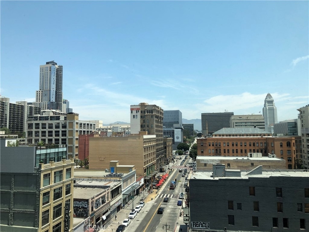 400 S Broadway - Photo 3