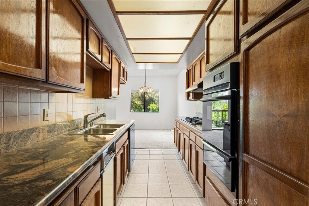12540 Burbank - Photo 4