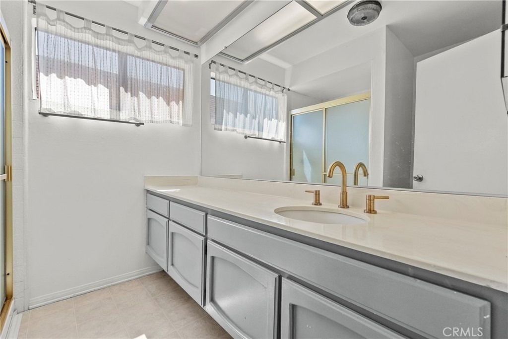 12540 Burbank - Photo 6