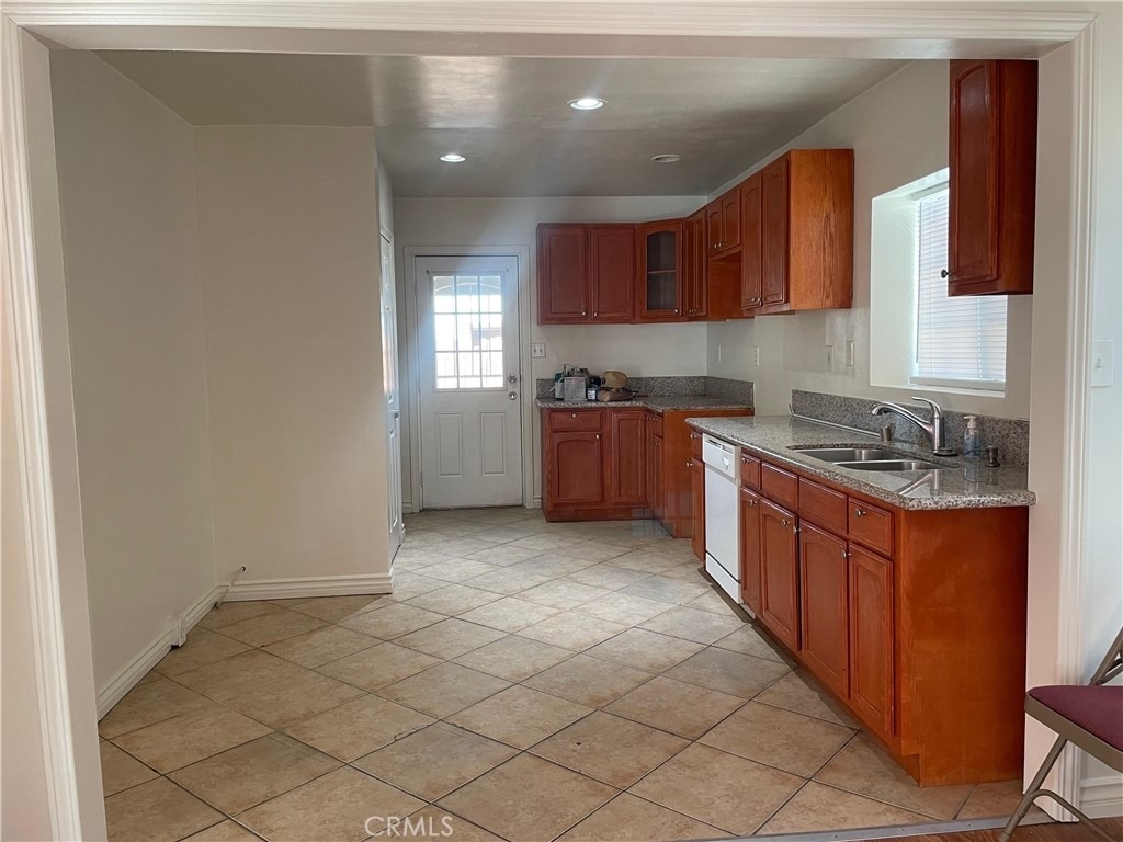44624 Cedar Avenue - Photo 5