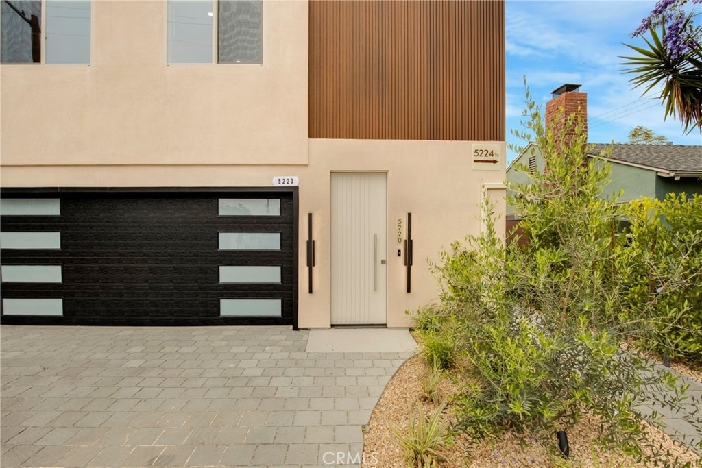 5220 Strohm Avenue - Photo 2