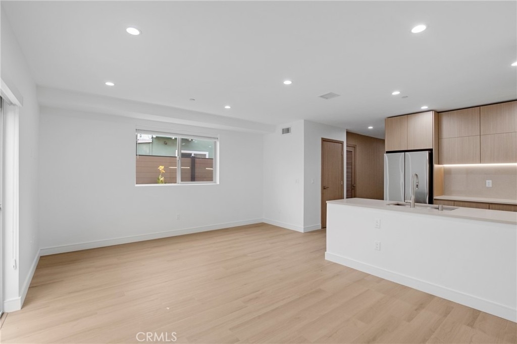 5220 Strohm Avenue - Photo 6