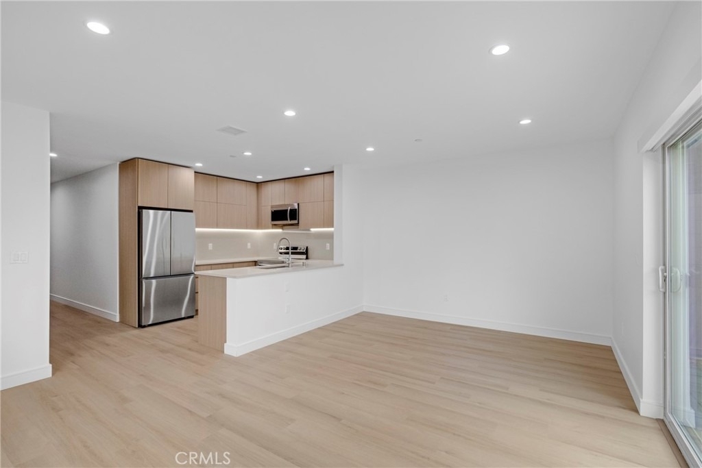 5220 Strohm Avenue - Photo 7