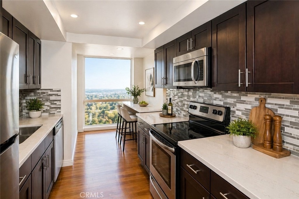 2222 Avenue Of The Stars - Photo 1