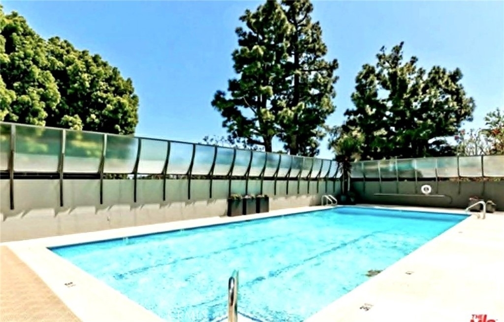 2222 Avenue Of The Stars - Photo 8