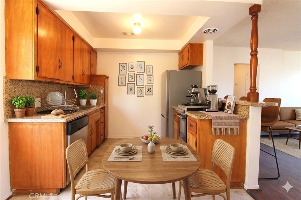 308 N Primrose Avenue - Photo 6