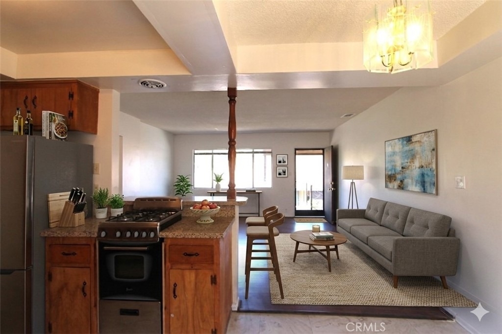 308 N Primrose Avenue - Photo 2