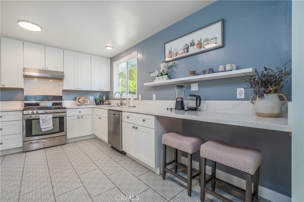 114 E Dexter Street - Photo 1