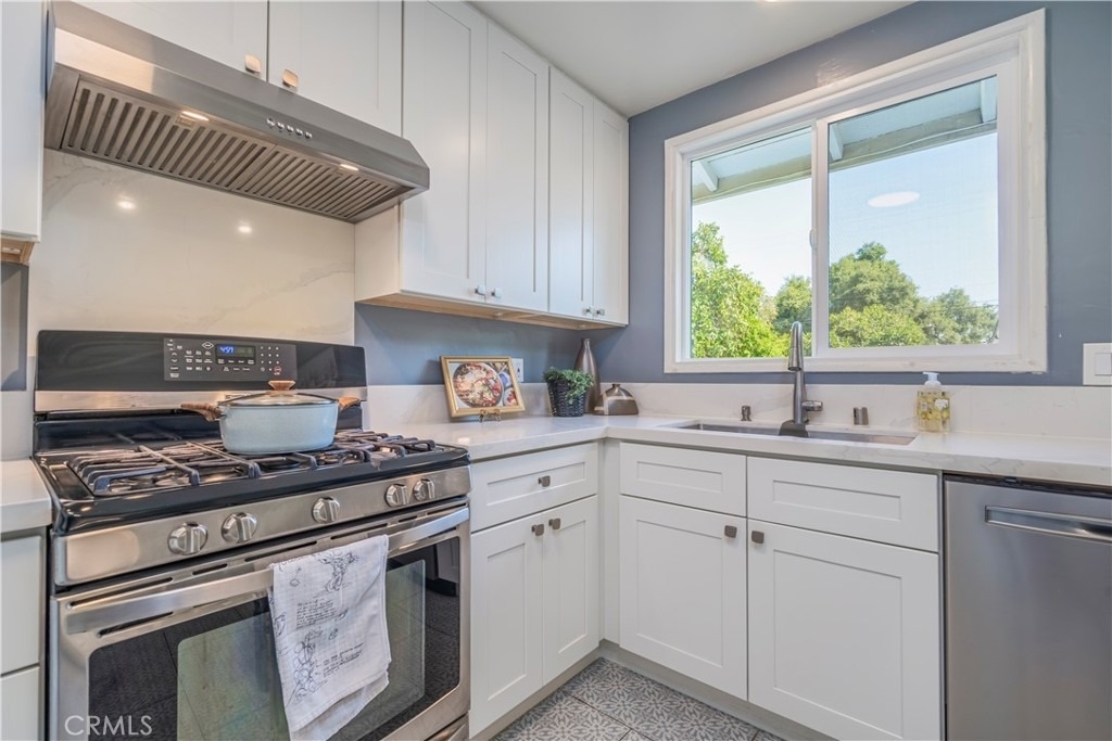 114 E Dexter Street - Photo 8