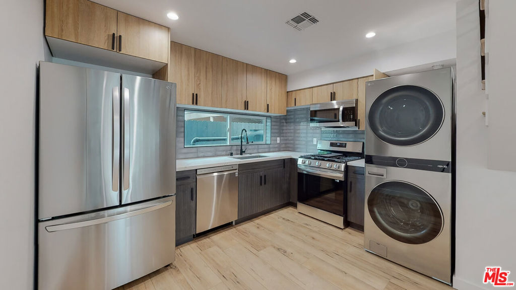 16010 Cantlay Street - Photo 0
