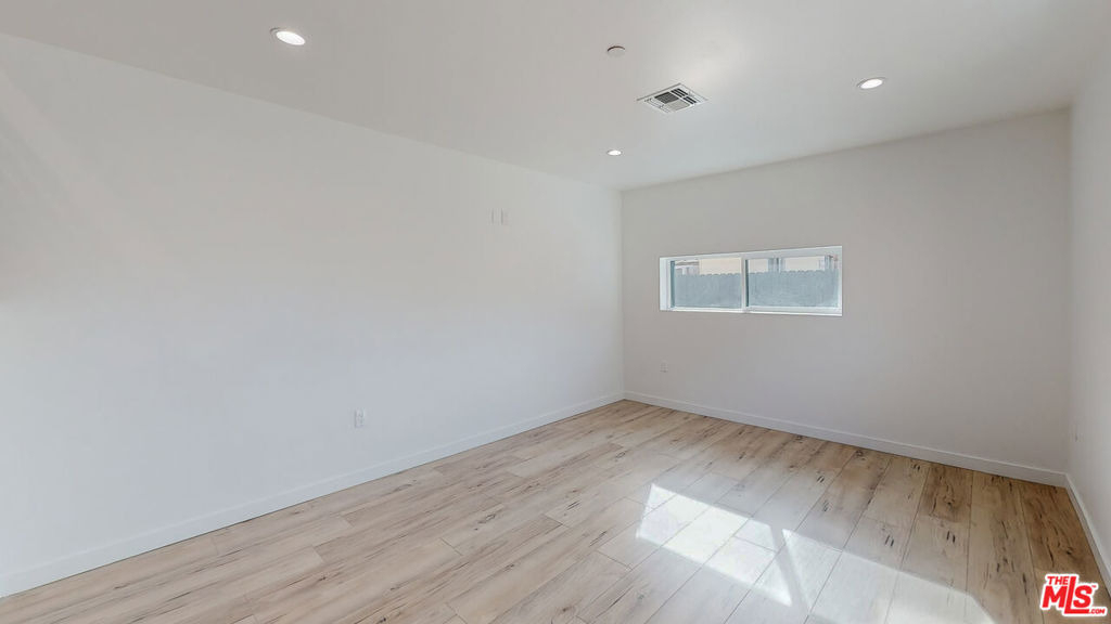 16010 Cantlay Street - Photo 4