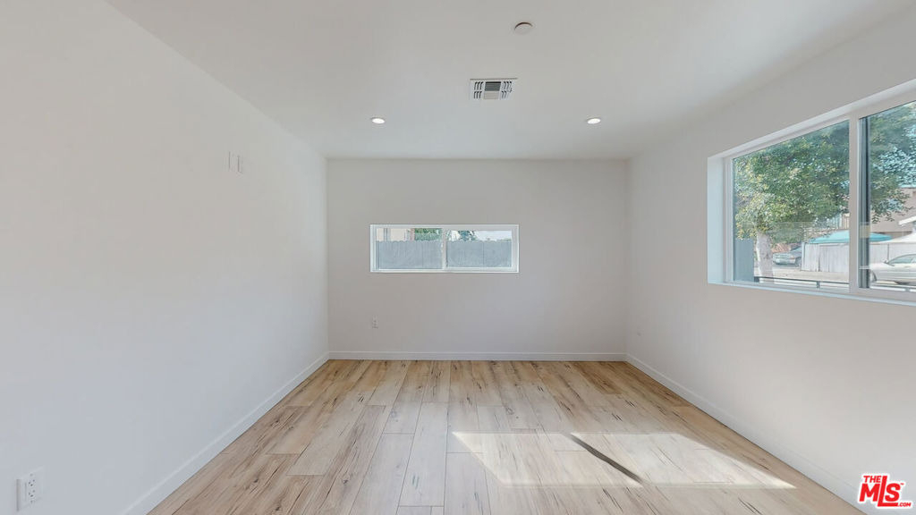 16010 Cantlay Street - Photo 5