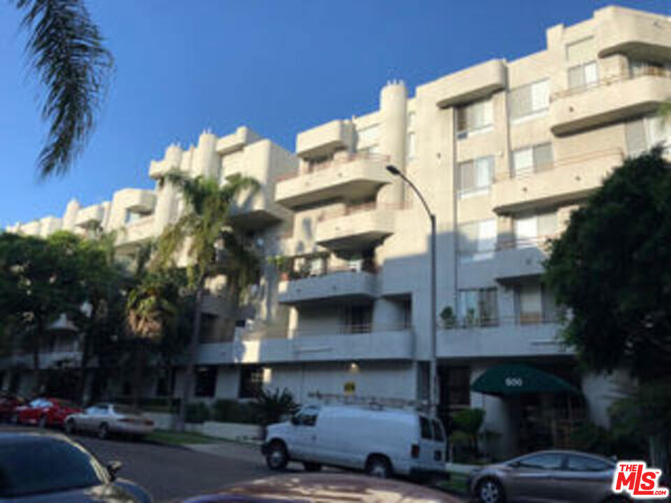 500 S Berendo Street - Photo 0