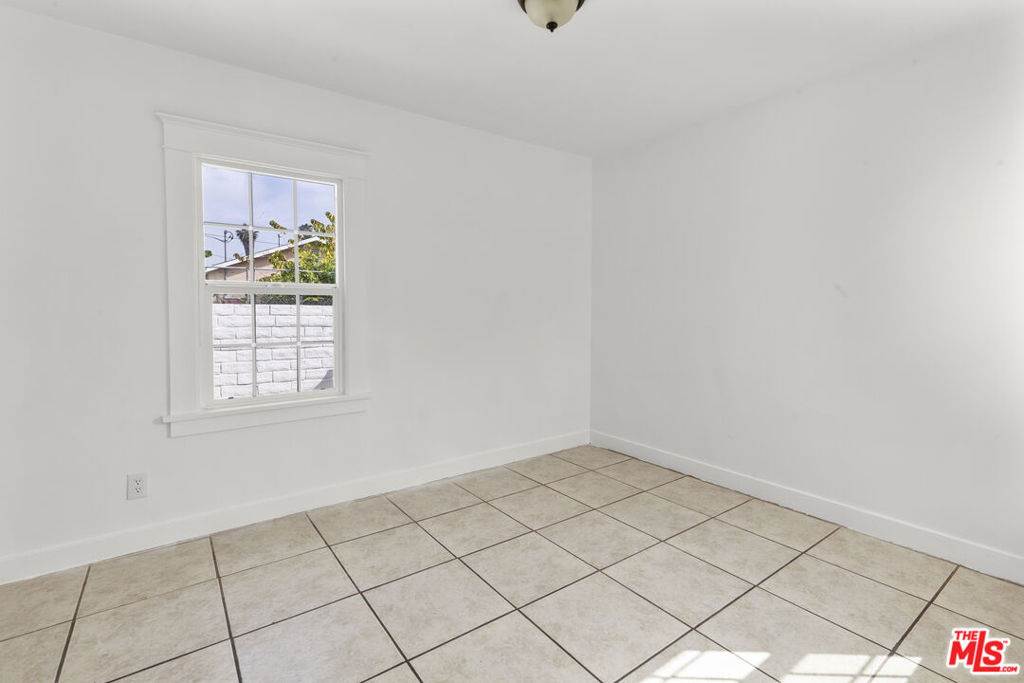 135 1/2 S Dillon Street - Photo 7