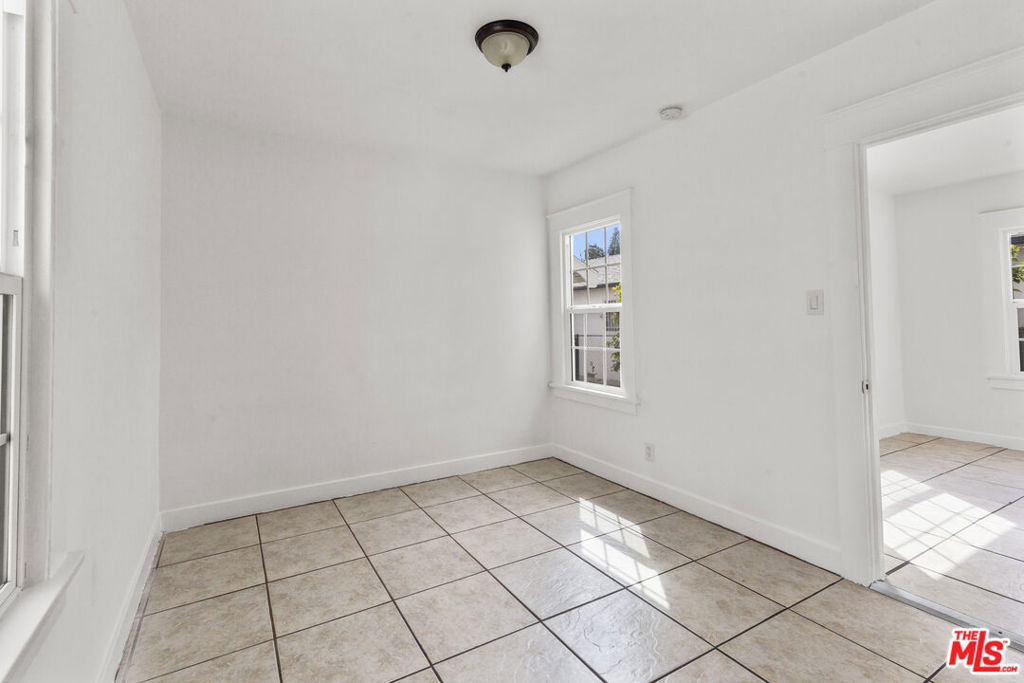 135 1/2 S Dillon Street - Photo 9