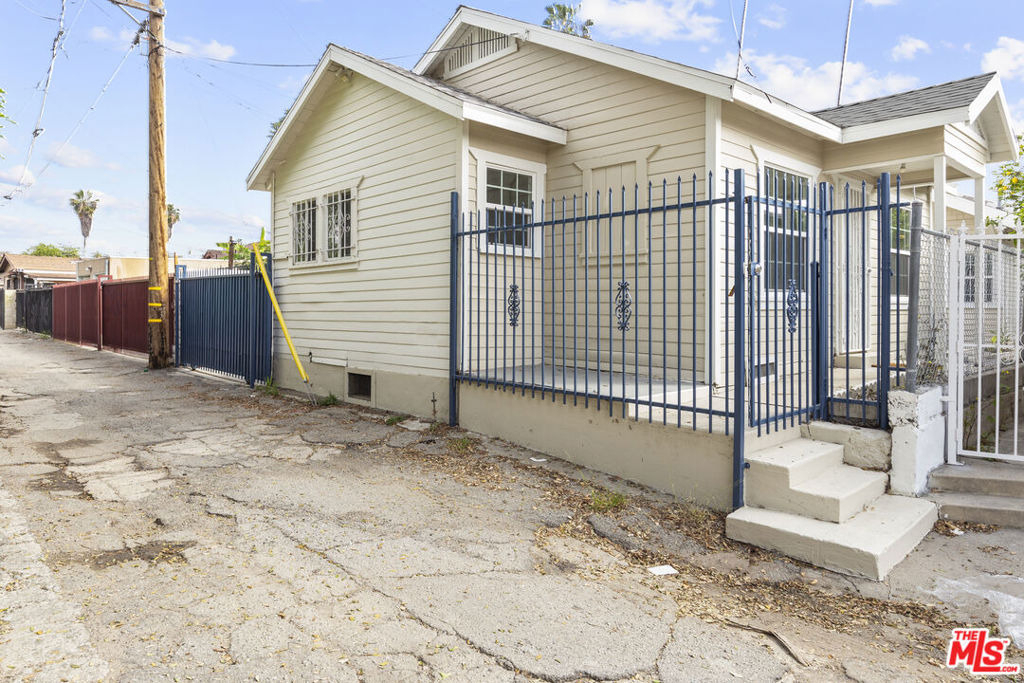 135 1/2 S Dillon Street - Photo 10