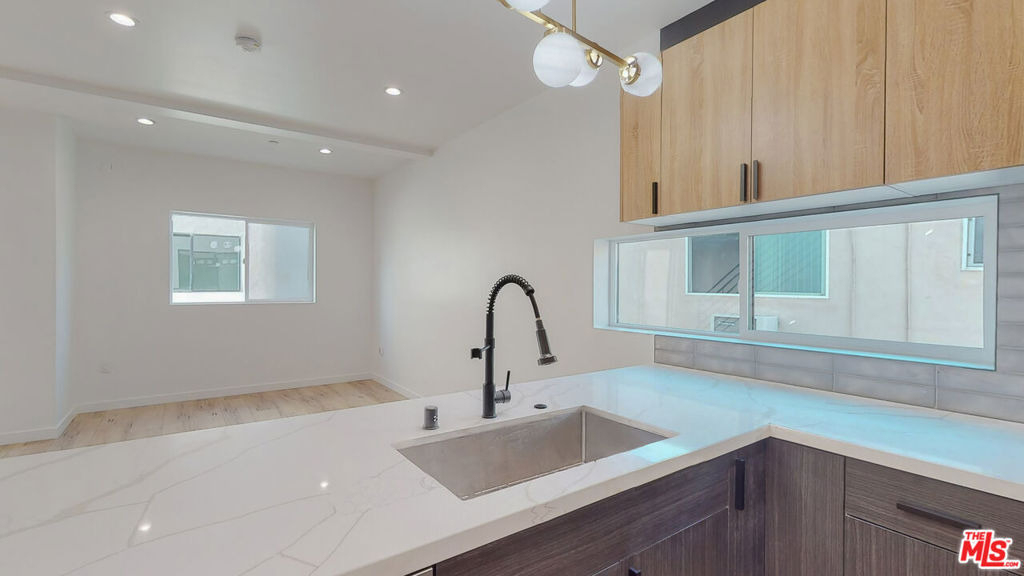 16012 Cantlay Street - Photo 7