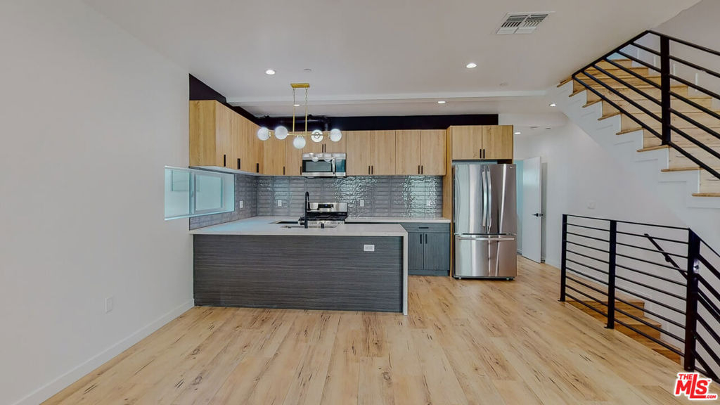 16012 Cantlay Street - Photo 5