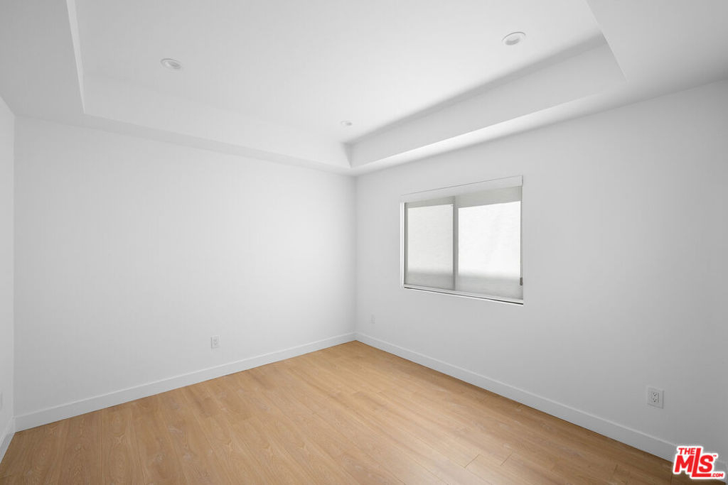 5826 Craner Avenue - Photo 14
