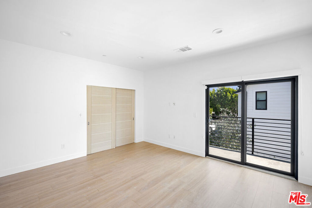 5826 Craner Avenue - Photo 20