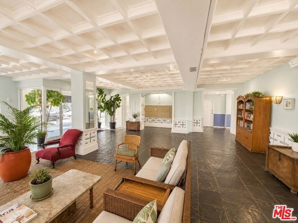 634 S Gramercy Place - Photo 8