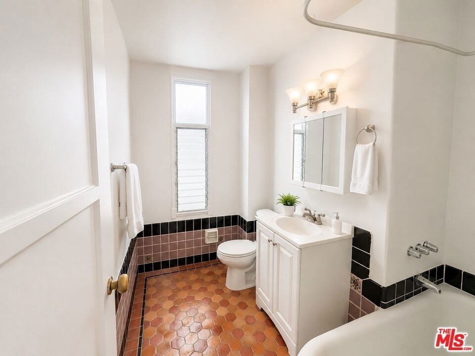 634 S Gramercy Place - Photo 5