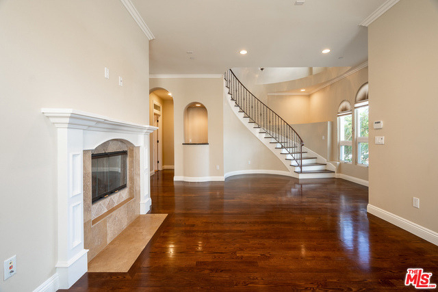 3838 Tilden Avenue - Photo 3