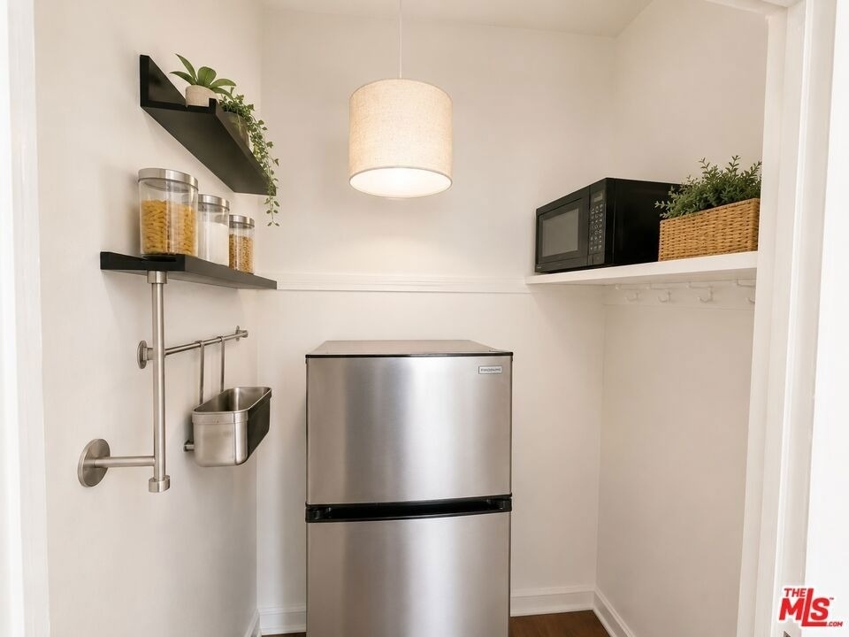 634 S Gramercy Place - Photo 3