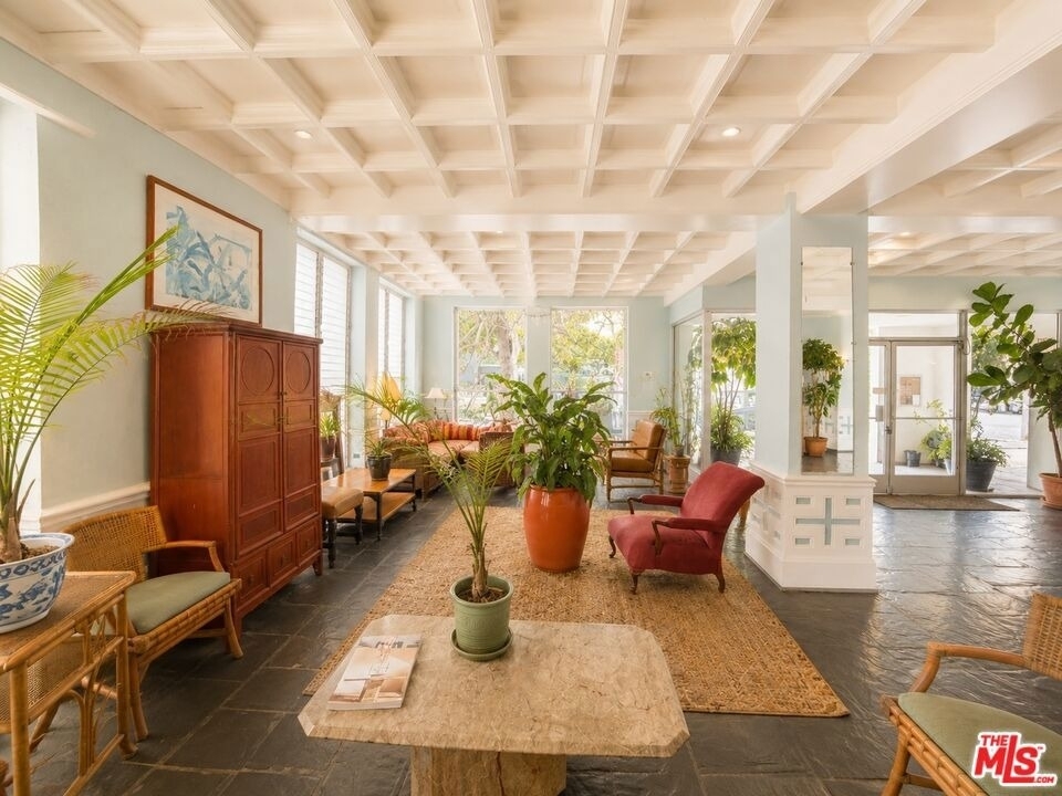 634 S Gramercy Place - Photo 7