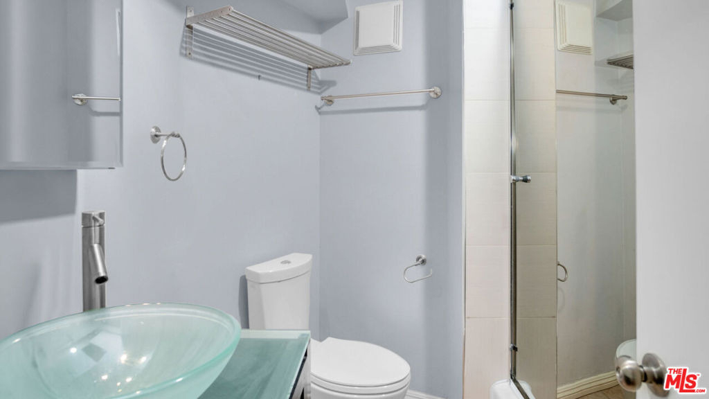 2260 N Cahuenga Boulevard - Photo 16