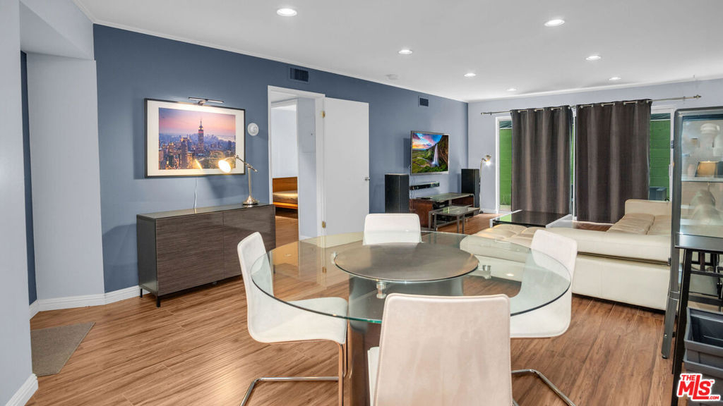 2260 N Cahuenga Boulevard - Photo 2