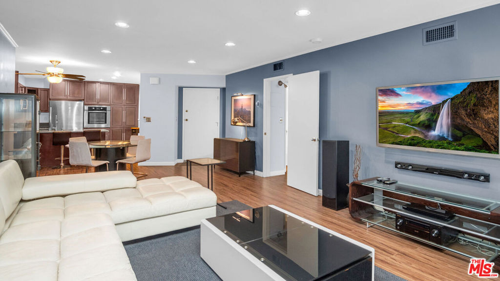 2260 N Cahuenga Boulevard - Photo 7