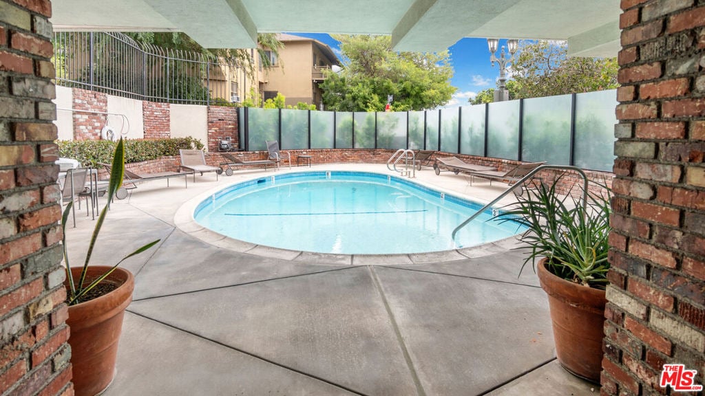 2260 N Cahuenga Boulevard - Photo 26