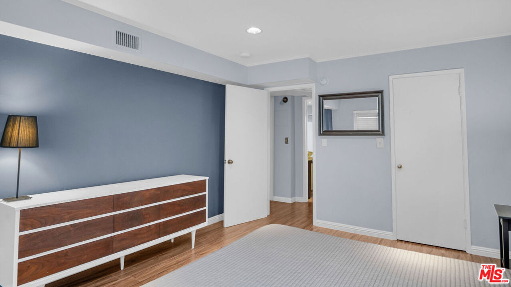 2260 N Cahuenga Boulevard - Photo 19