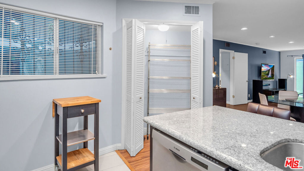 2260 N Cahuenga Boulevard - Photo 12