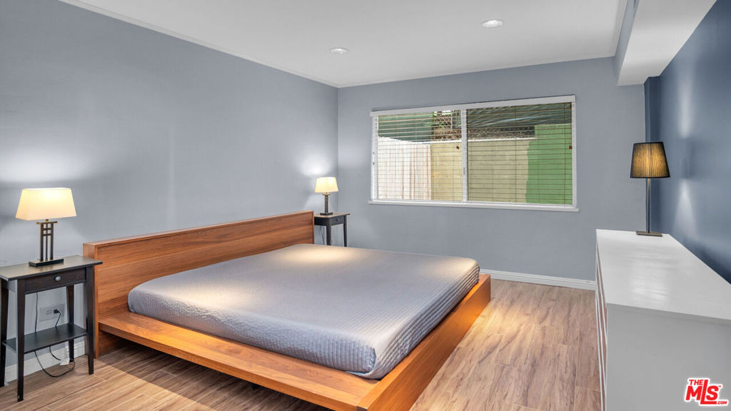 2260 N Cahuenga Boulevard - Photo 17